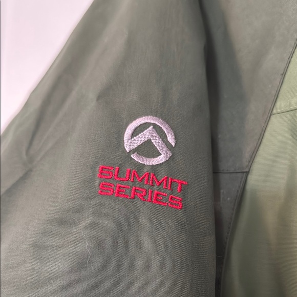 The North Face Green Ski Jacket GORE-TEX - Picture 2 of 9